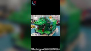 أطفال تمساح ترتد منزل المرح الشريحة